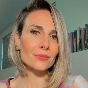 Meet your Posher, Débora